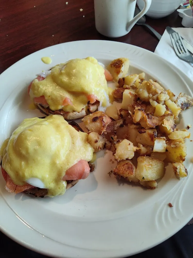 Salmon Benedict